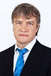 Олег Белушкин, финансовый директор частного транспортного холдинга UCLH преподаватель курса «Микроэкономика».